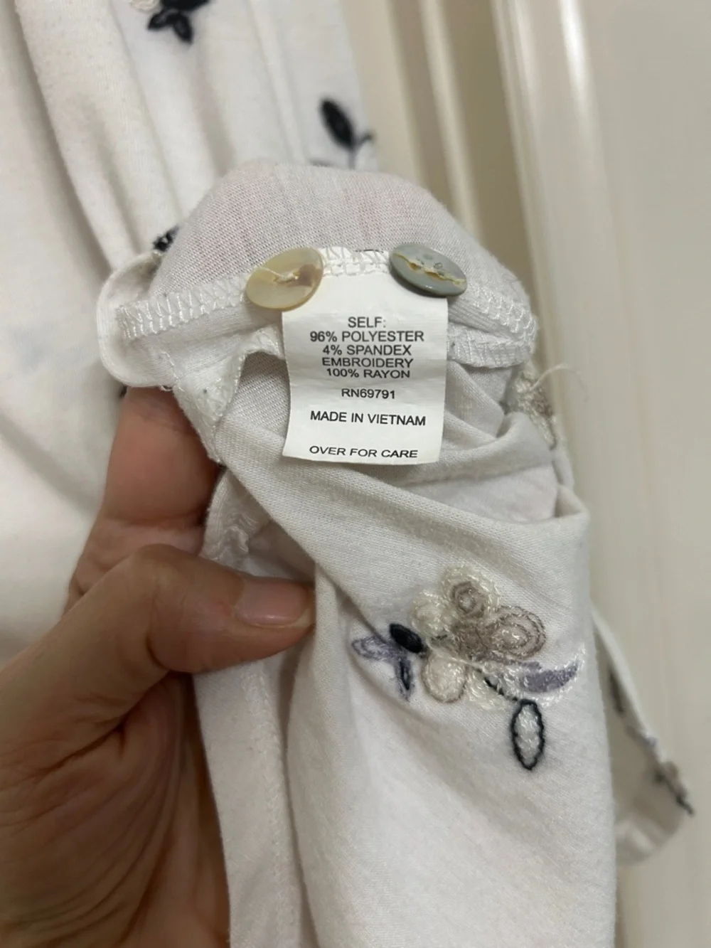 Hope Springs Embroidered Floral Button Front Shirt in Neutrals Abalone Buttons L - Picture 3 of 12